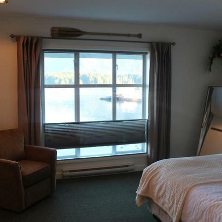 Апартаменты Siennas Harbour House Тофино Экстерьер фото