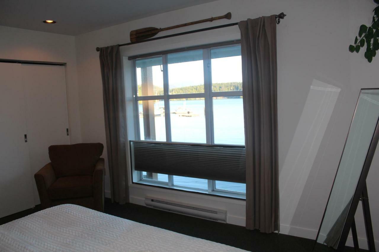 Апартаменты Siennas Harbour House Тофино Экстерьер фото